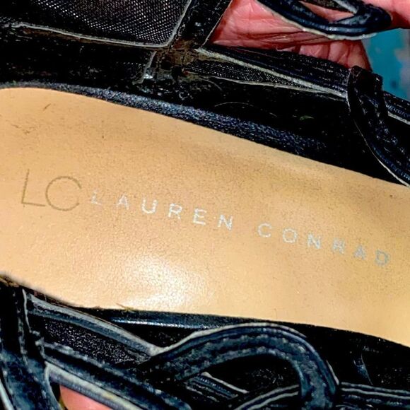 Very sharp high heel boots by Lauren Conrad - Picture 6 of 6